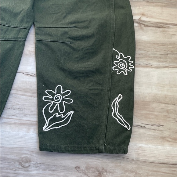 We The Free Southache Good Luck Green Embroidered Barrel jeans - Picture 8 of 8